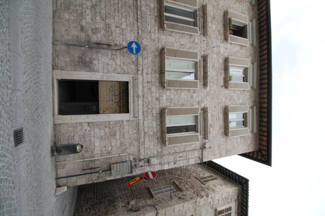 Locale commerciale in vendita a Ascoli Piceno