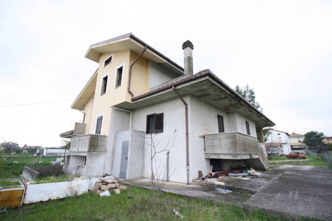 Villa in vendita a Sant'Egidio alla Vibrata
