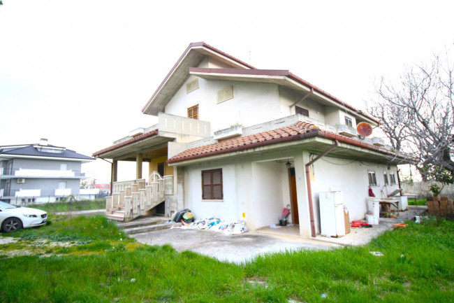 Villa in vendita a Sant'Egidio alla Vibrata
