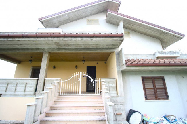 Villa in vendita a Sant'Egidio alla Vibrata
