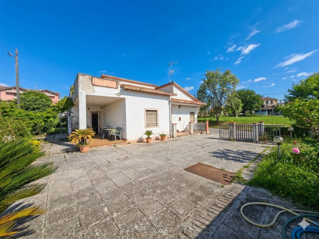 Casa indipendente in vendita a Nereto