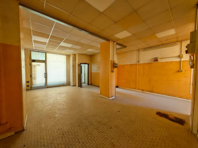 Locale commerciale in vendita a San Benedetto del Tronto