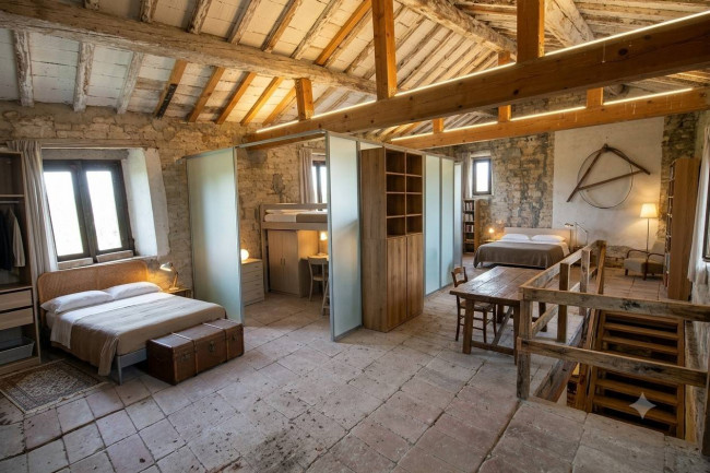Rustico/Casale in vendita a Carassai