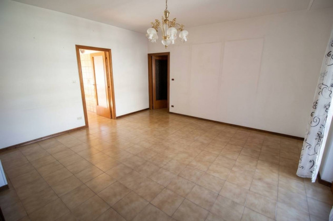 Appartamento in vendita a Folignano