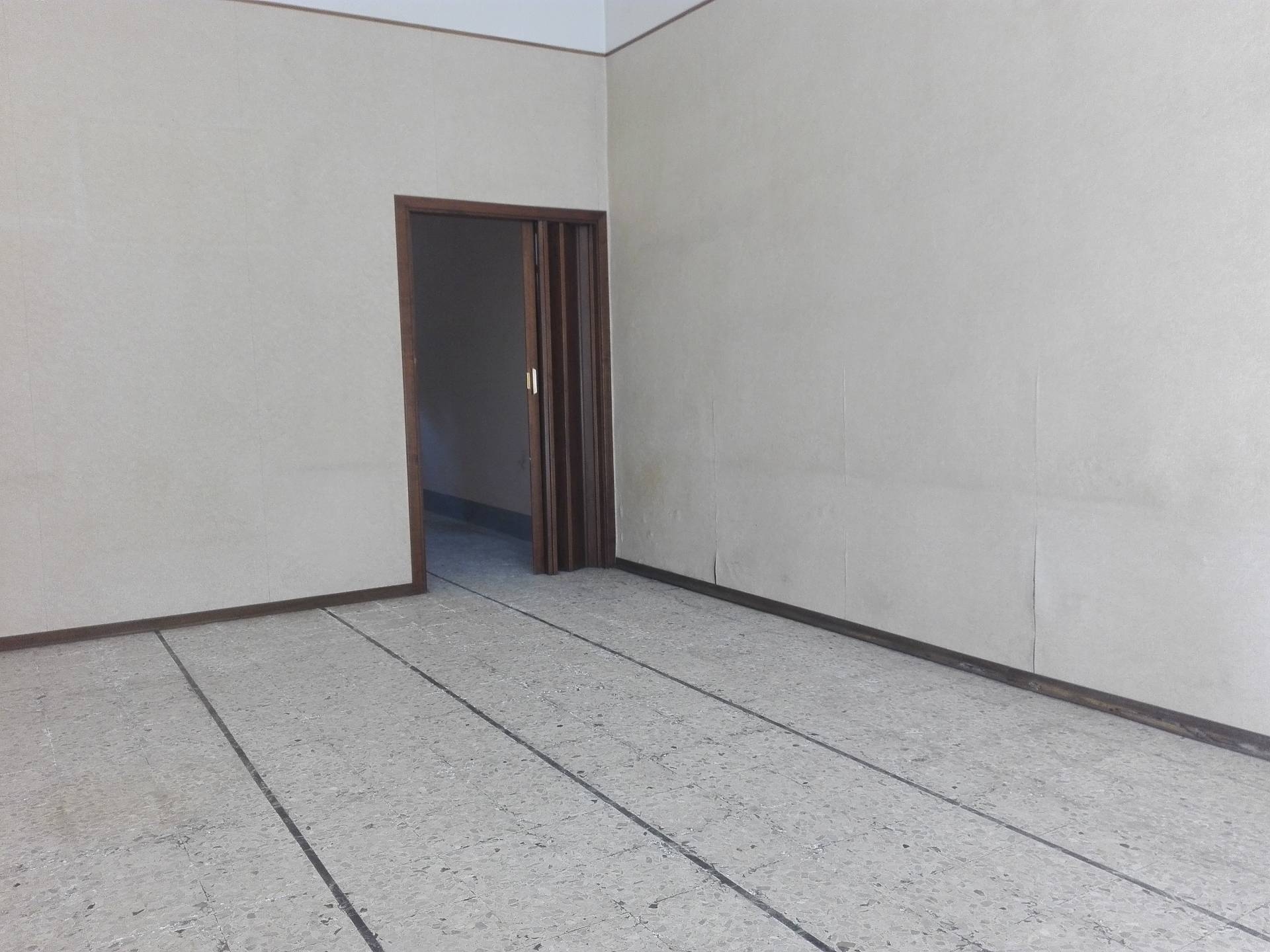 Attività commerciale in affitto a Calcinaia (PI)