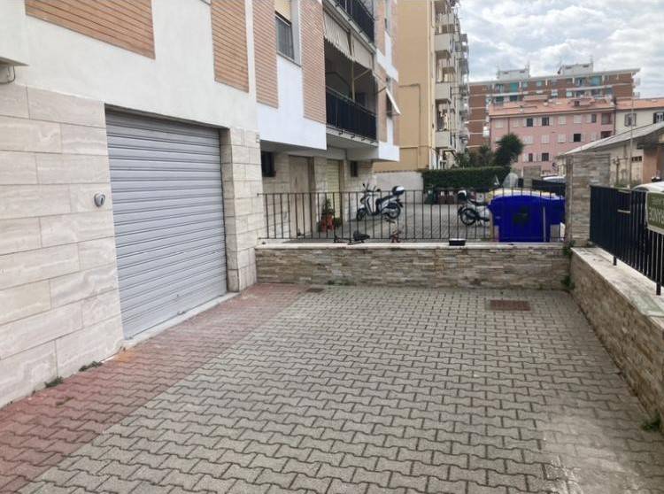 Garage/Box/Posto auto in affitto a Garibaldi, Livorno (LI)