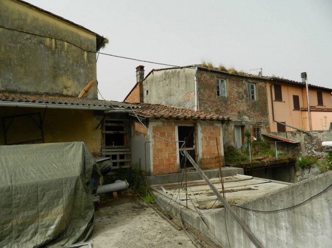 Casa indipendente in vendita a San Cassiano A Vico, Lucca (LU)