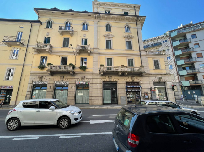 Negozio in vendita a Varese