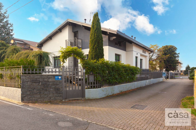 Villa in vendita a Venegono Inferiore