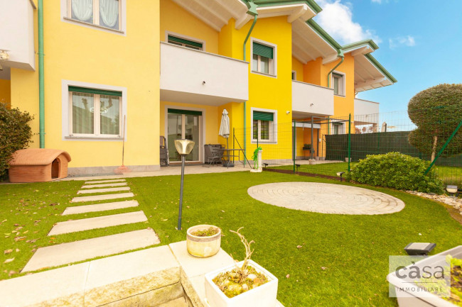 Villetta a schiera in vendita a Vedano Olona