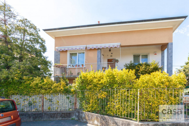 Villa in vendita a Gazzada Schianno