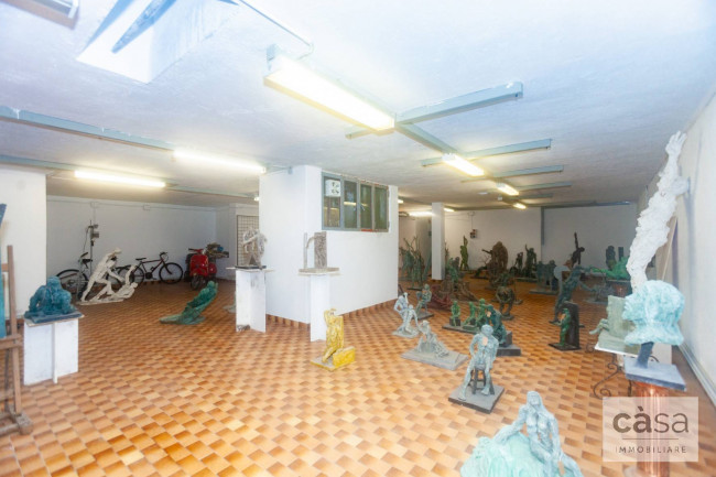 Magazzino in vendita a Varese