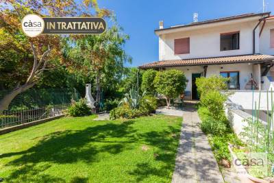 Villetta bifamiliare in vendita a Caronno Varesino