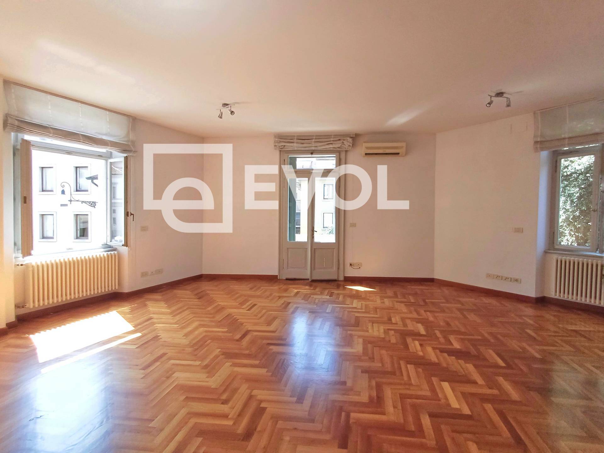 Appartamento in vendita a Udine, Centro - foto 2