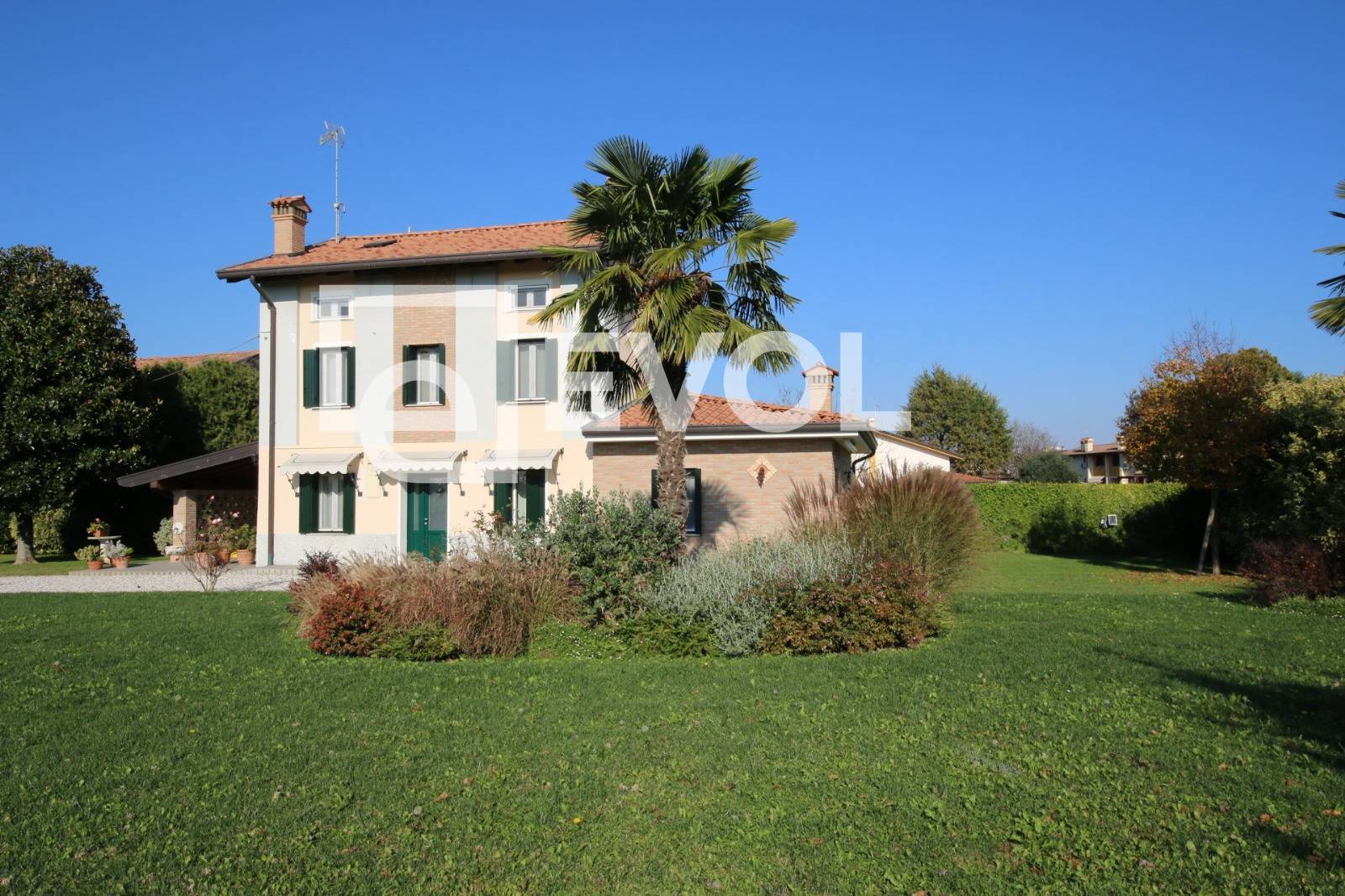 Villa in Vendita