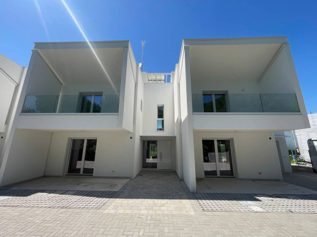 Villette a schiera in vendita a Lignano Sabbiadoro
