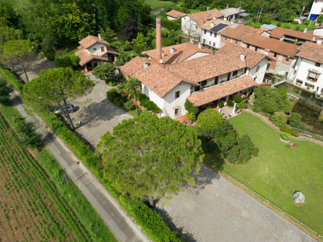 Attività commerciale in vendita a Reana del Rojale