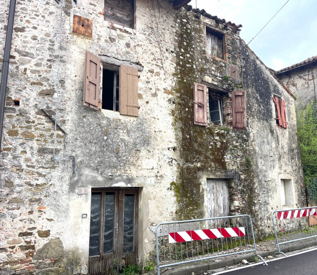 Rustico in vendita a Manzano