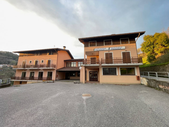 Locale commerciale in vendita a Castelnovo del Friuli