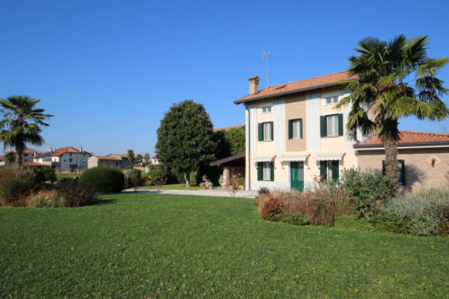 Villa in vendita a Rivignano Teor