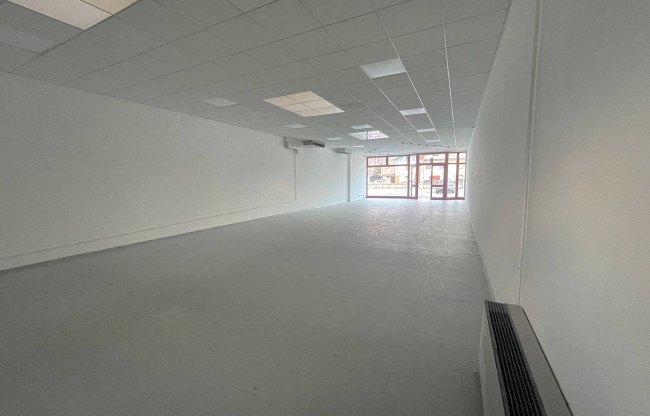 Locale commerciale in vendita a Gemona del Friuli