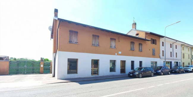 Attività commerciale in vendita a Udine