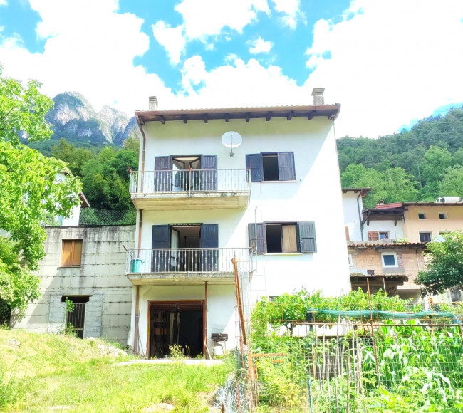Casa singola in vendita a Chiusaforte