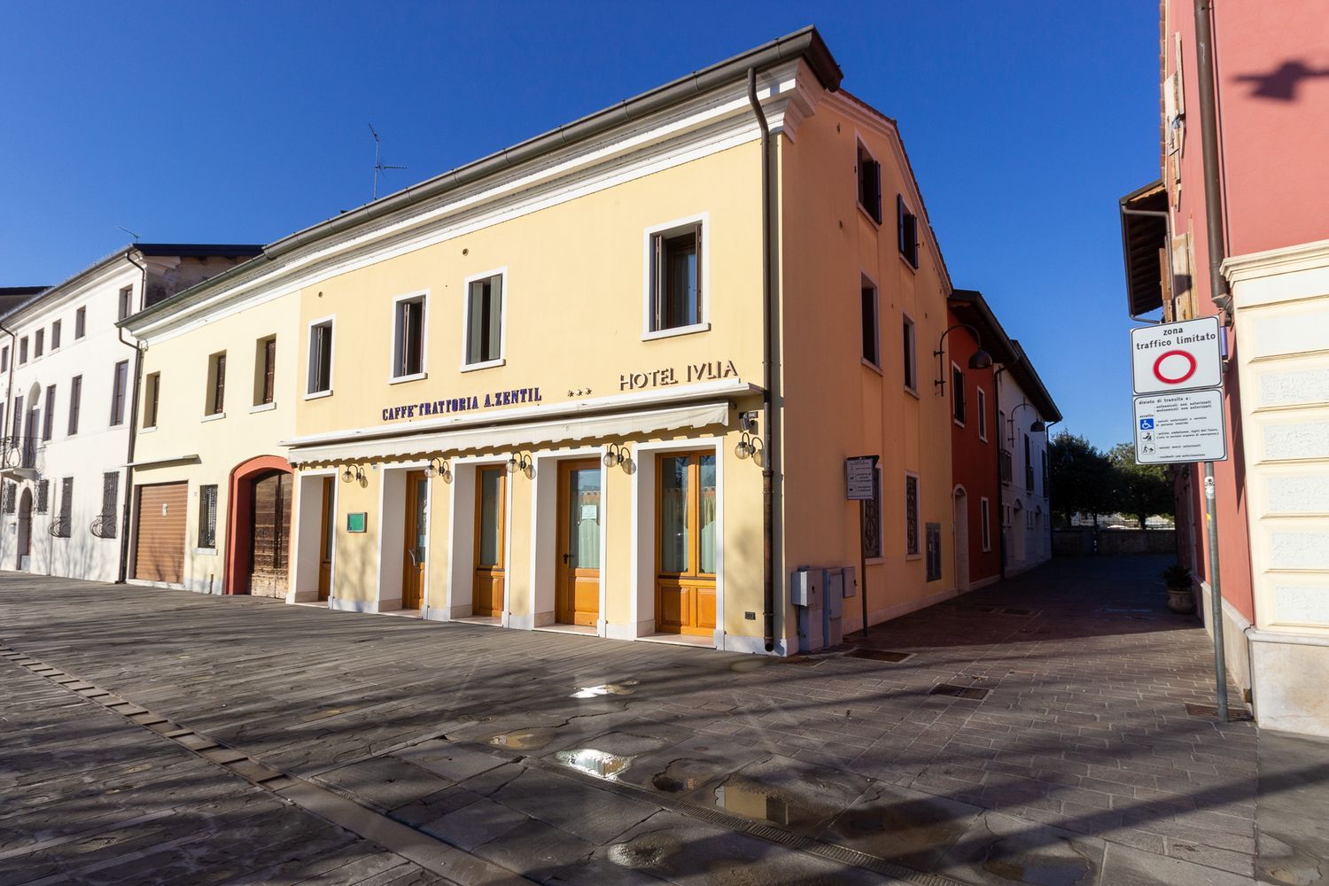 Albergo/Hotel in vendita a Concordia Sagittaria (VE)