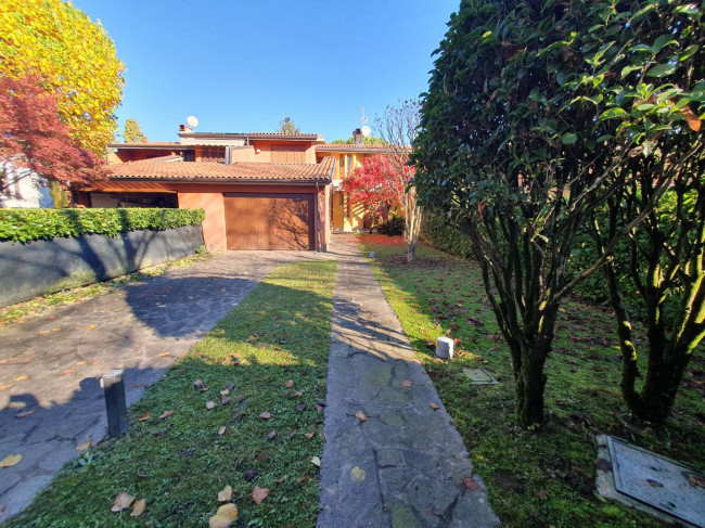 Villa in vendita a Gorle