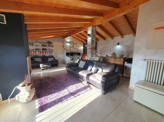 Villa bifamiliare in vendita a Torre Boldone