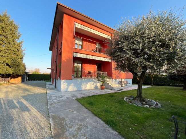 Villa bifamiliare in vendita a Seriate