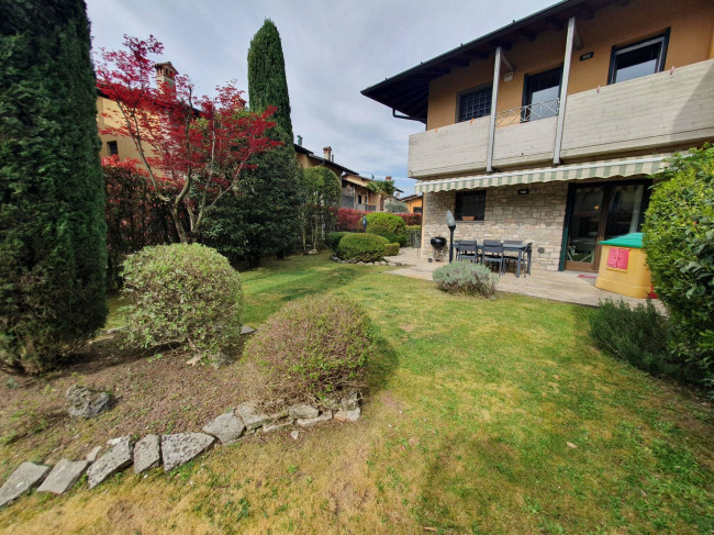 Villa a schiera di testa in vendita a Gorle