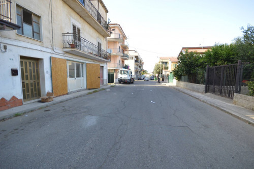 Locale Commerciale in vendita a Corigliano-Rossano