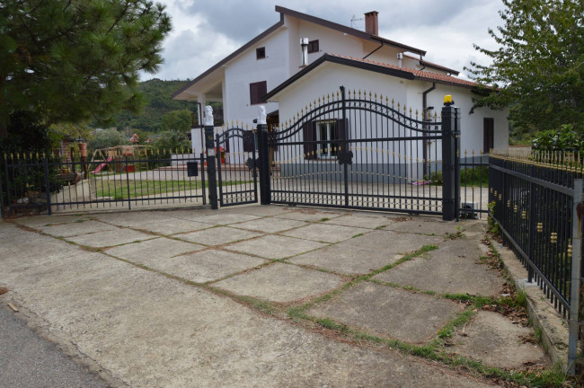 Villa singola in vendita a San Demetrio Corone