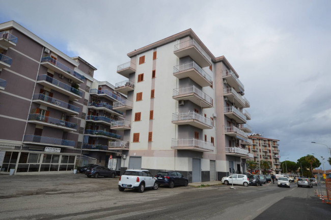 Magazzino in affitto a Corigliano-Rossano