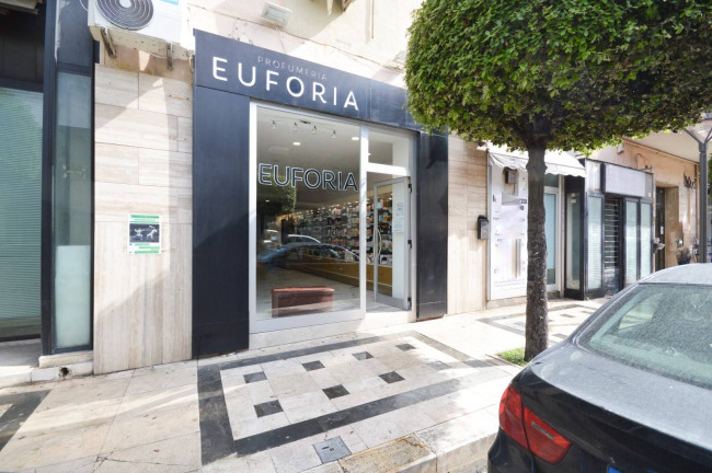 Locale Commerciale in vendita a Corigliano-Rossano