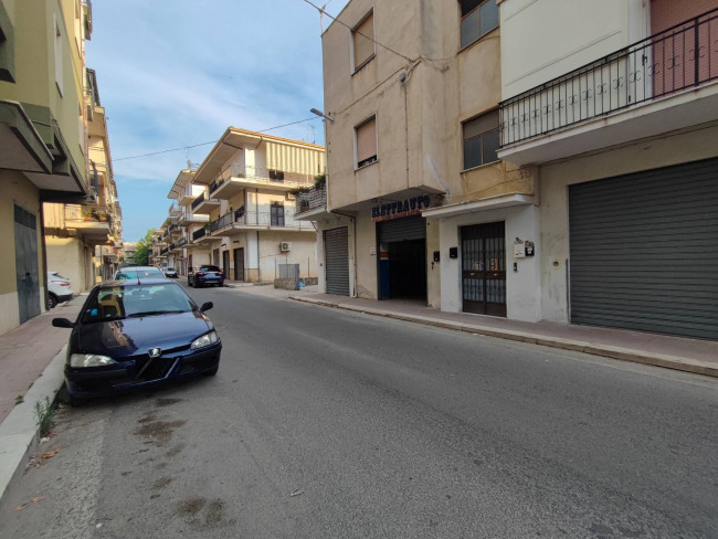 Locale Commerciale in affitto a Corigliano-Rossano