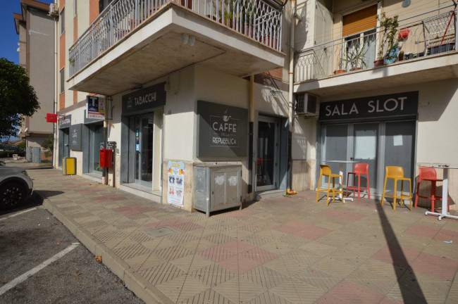 Locale Commerciale in vendita a Corigliano-Rossano