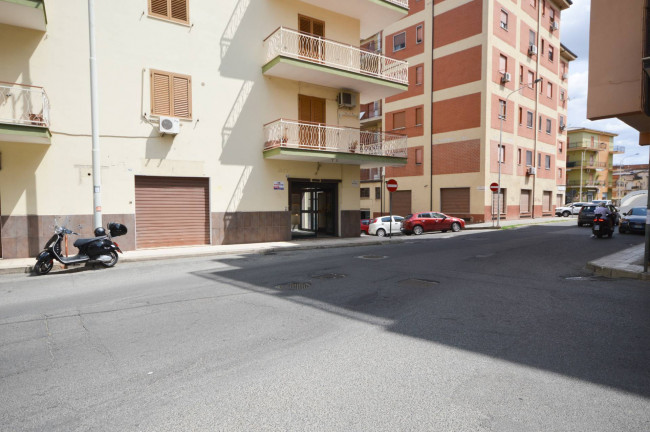 Locale Commerciale in vendita a Corigliano-Rossano
