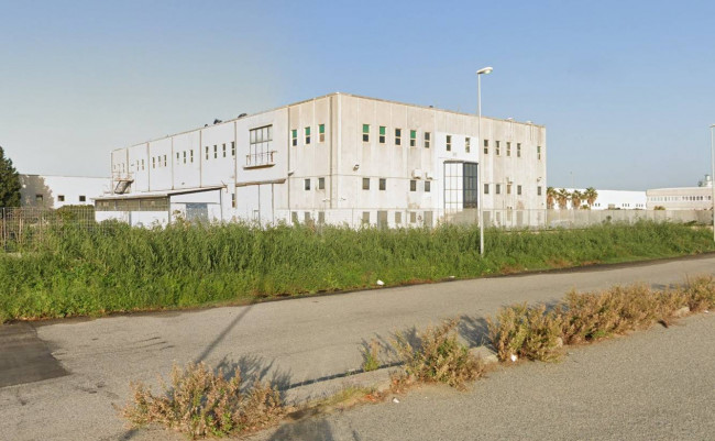 Capannone Industriale in vendita a Crotone