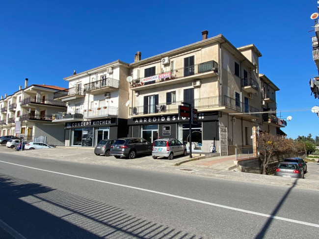 Garage/Box in vendita a Crosia