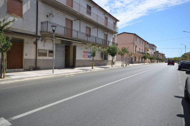 Locale Commerciale in vendita a Pietrapaola
