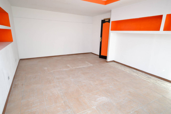 Locale Commerciale in affitto a Corigliano-Rossano