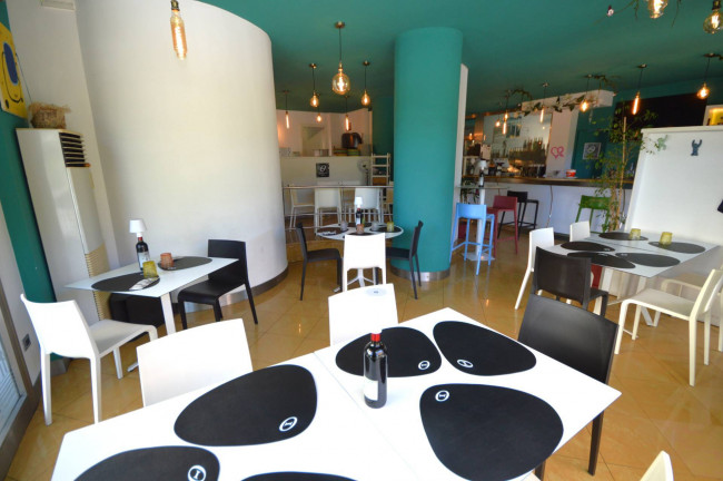 Attività  Commerciale in affitto a Corigliano-Rossano