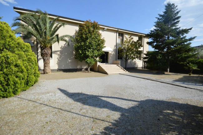Locale Commerciale in vendita a Castrovillari