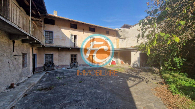 Cascina/Casale in vendita a Villar Focchiardo