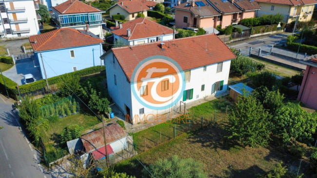 Casa Indipendente in vendita a Chieri