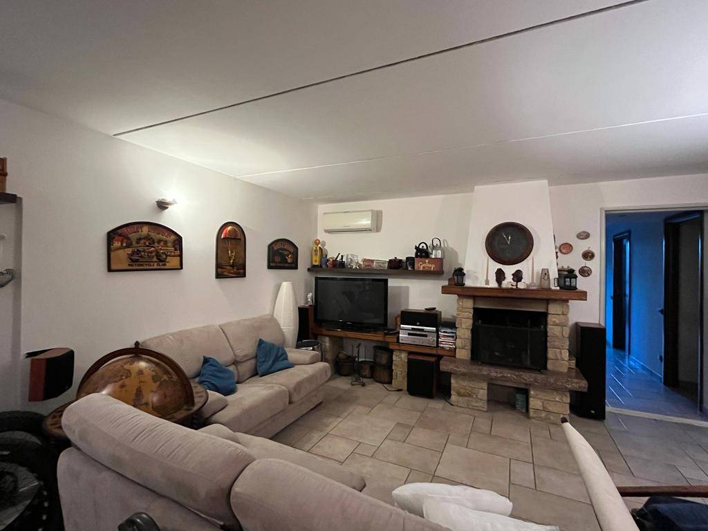 Casa indipendente in vendita a Chiuso, Lecco (LC)