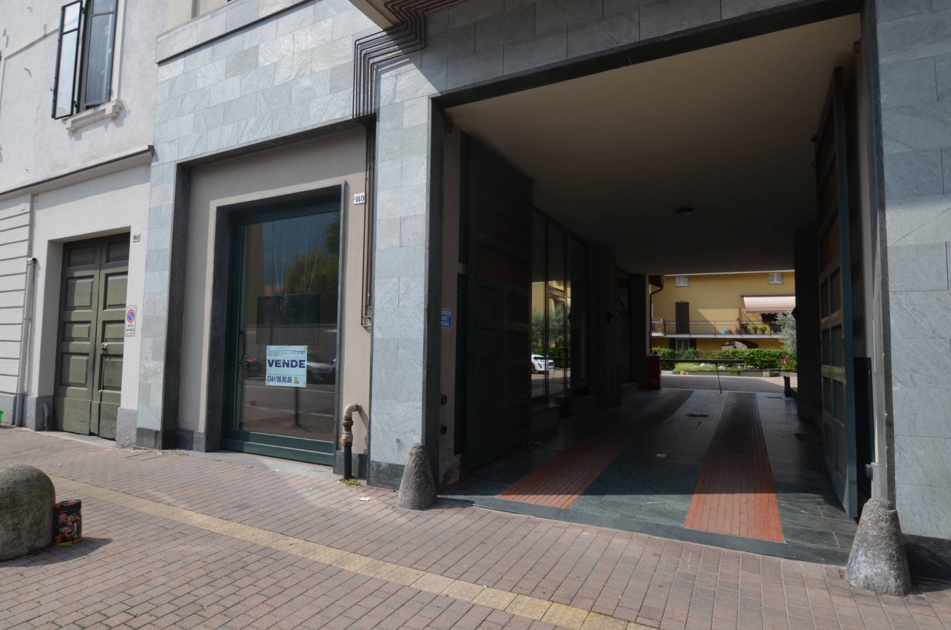 Fondo commerciale in vendita a Lecco (LC)