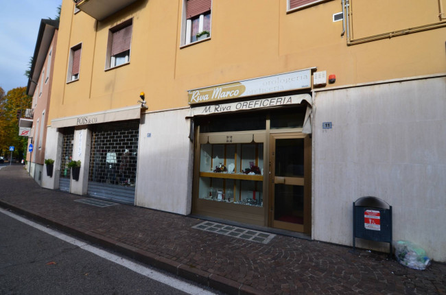 Attività commerciale in vendita a Oggiono (LC)